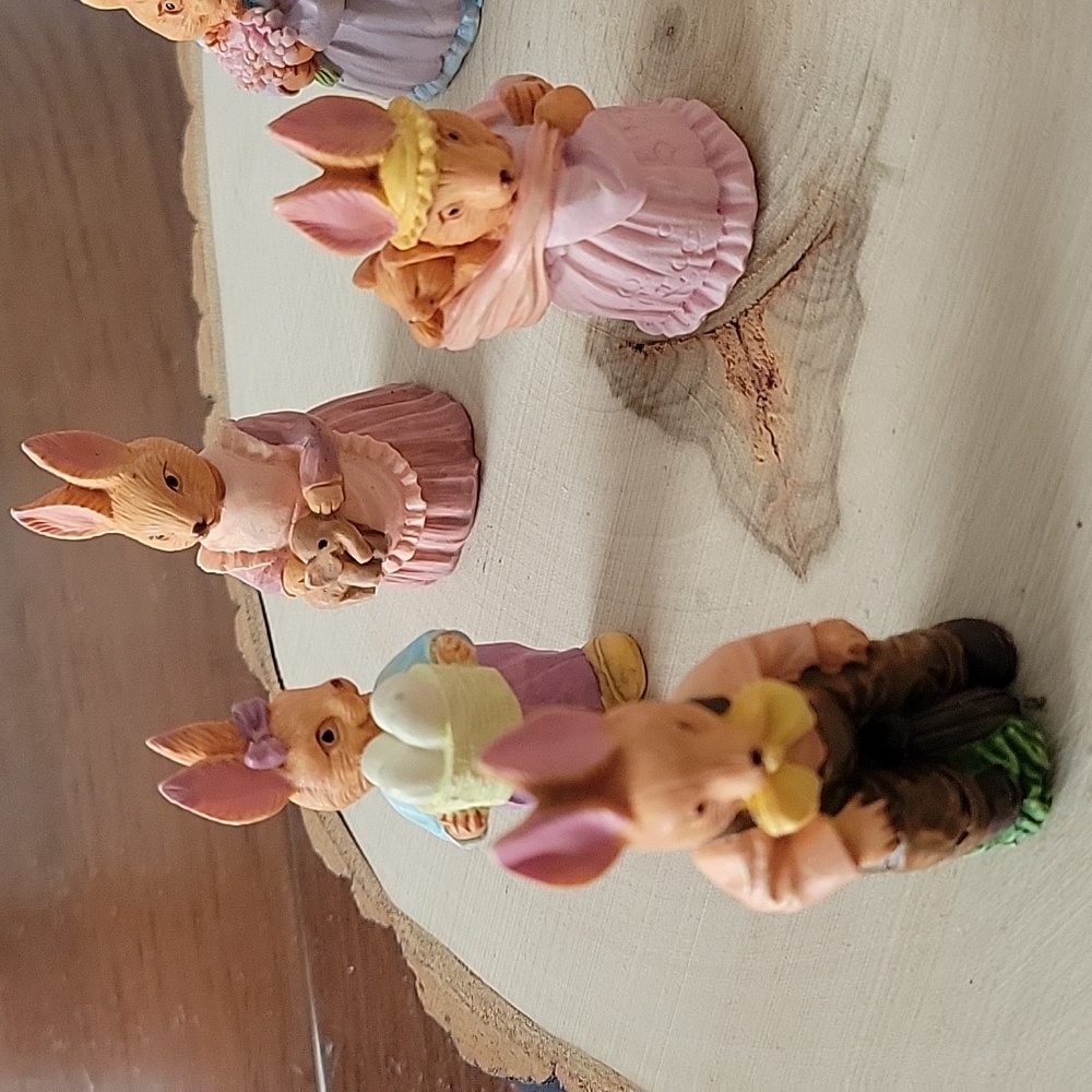Handcrafted Rabbit Figurines Set - Multicolor - Picture 2 of 10